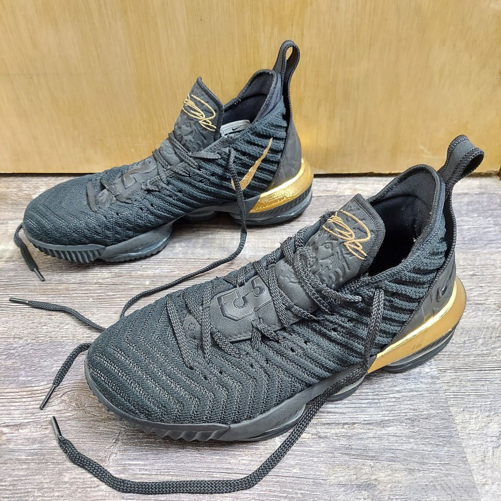 image of Nike Lebron Xvi I Am King Men's 10.5 Black Basketball Shoes