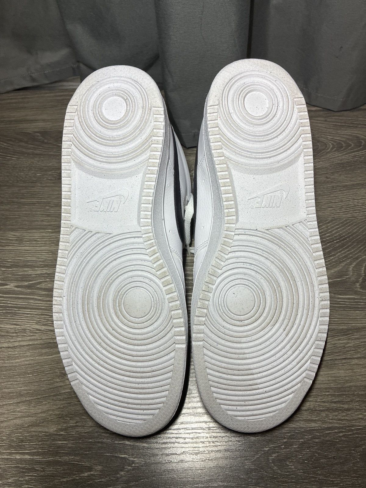 Nike NIKE COURT VISION MID Size US 10 / EU 43 - 7 Thumbnail