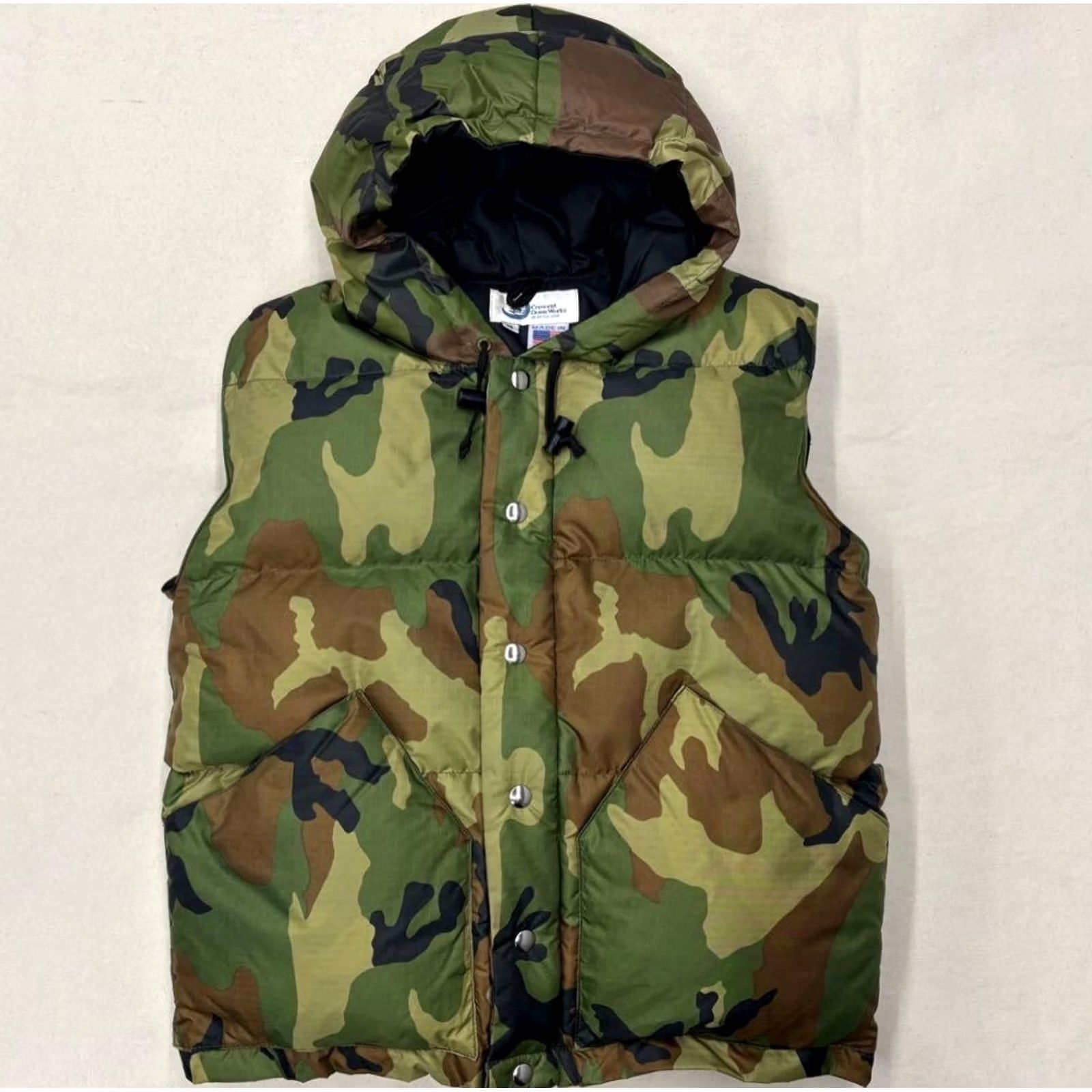 Vintage Crescent Down Works Puffer Vest Sz S CAMO Nylon Goose Down with a Hood Men Vest S Camouflage Down Vest Size US S / EU 44-46 / 1 - 5 Thumbnail