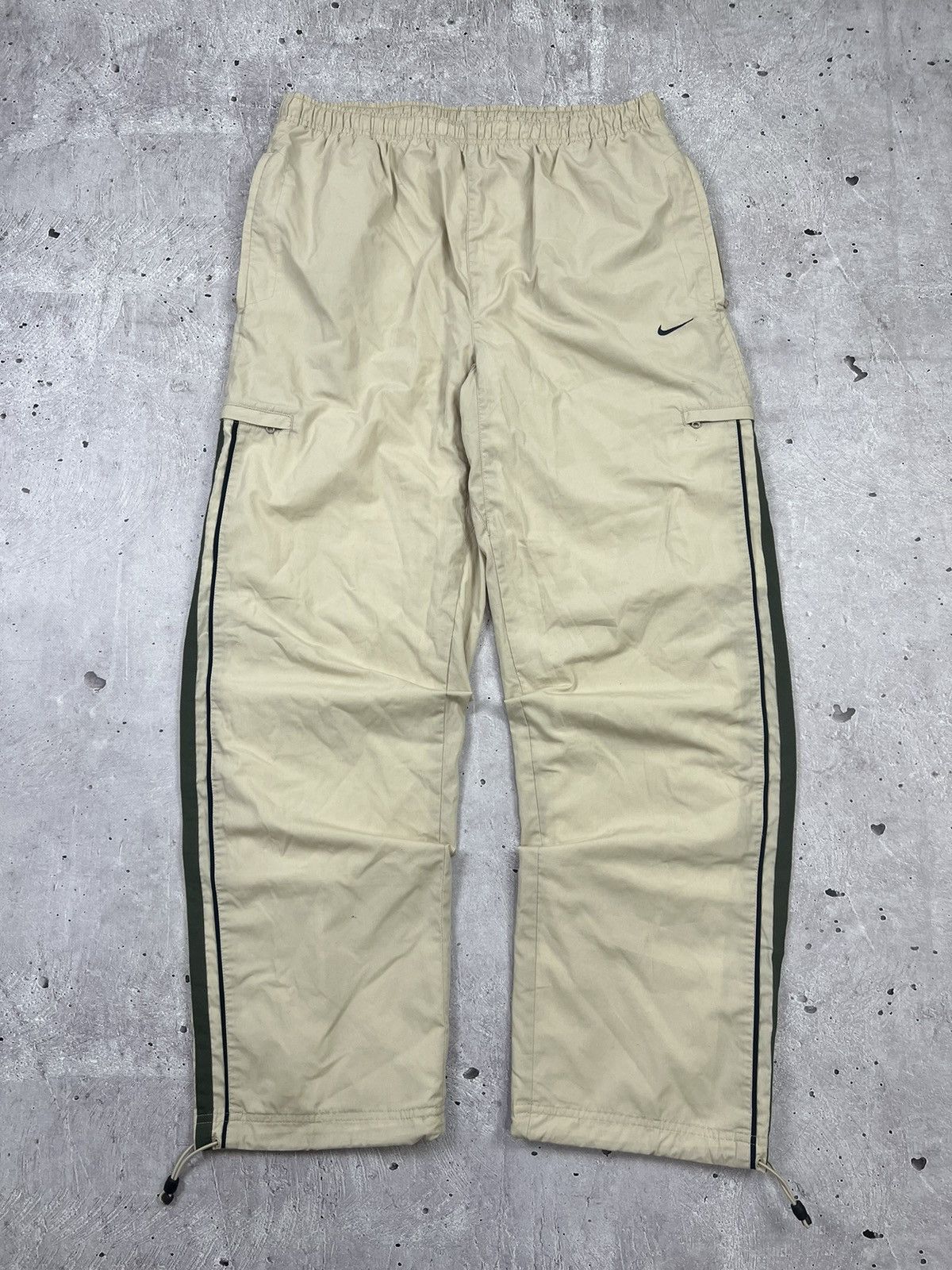 Nike Vintage Nike Nylon Track Pants Size US 34 / EU 50 - 1 Thumbnail