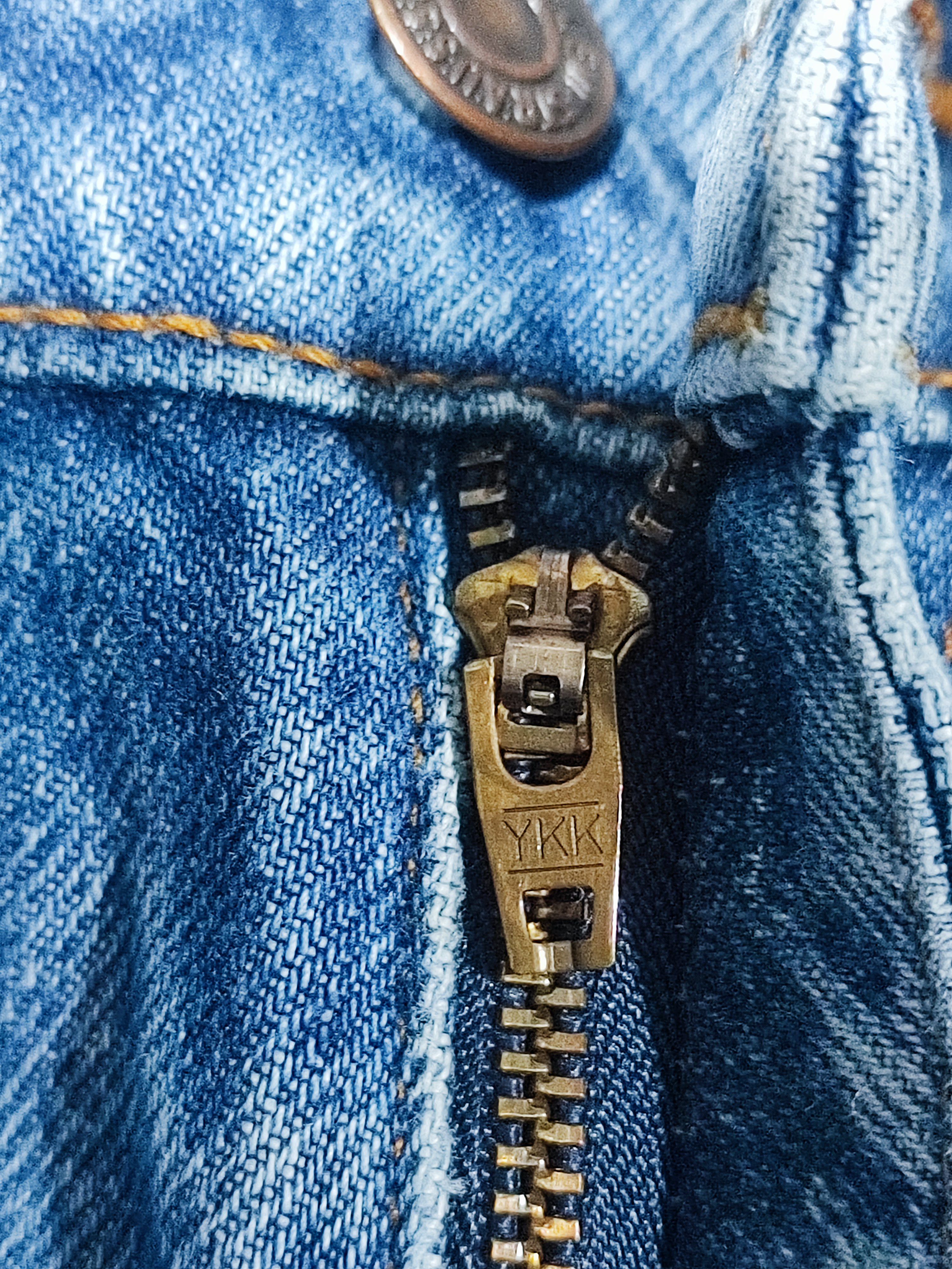 Levi's Vintage 90's Levis 517 Distressed Denim Flare BootCut Jeans Size US 33 - 7 Thumbnail