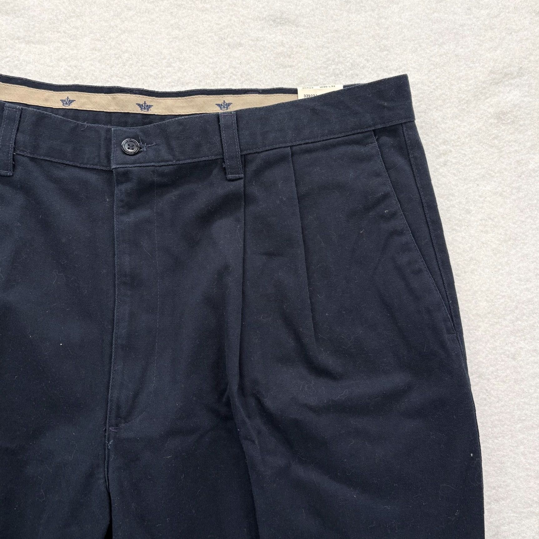 Dockers VINTAGE Dockers Classic Khakis Pants Mens 40x32 Navy No Wrinkle Twill Pleated Chino VTG Size US 40 / EU 56 - 4 Thumbnail