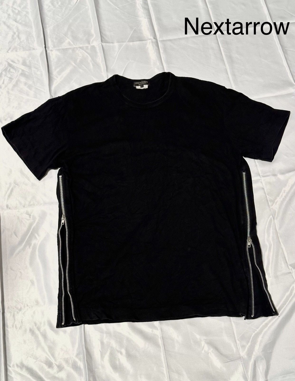 Comme des Garcons Black double zipper short sleeved T-shirt 2412-Nextarrow Size US XL / EU 56 / 4 - 1 Thumbnail