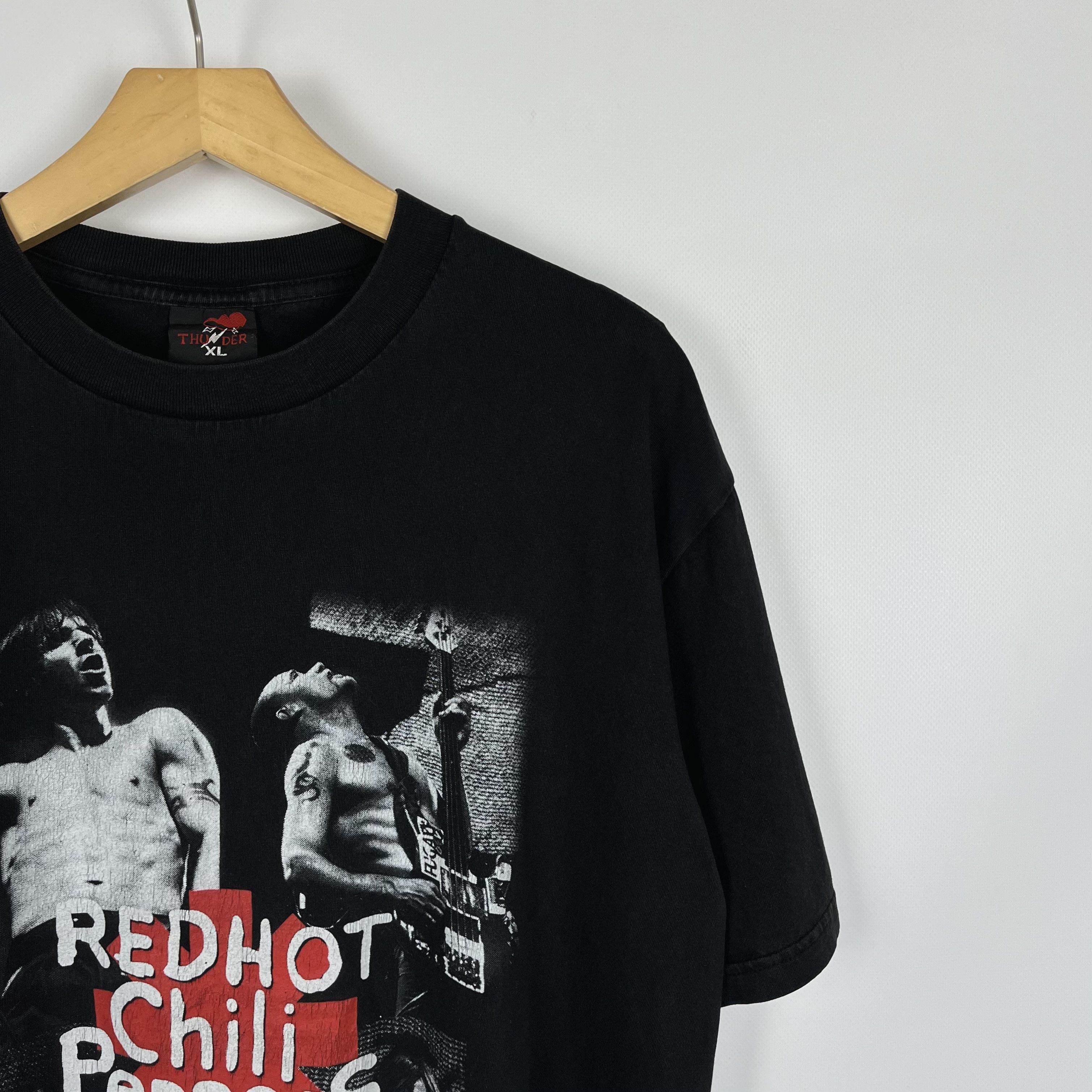 Band Tees Vintage Red Hot Chilli Peppers Rare Rock Band T Shirt 90’s Size US XL / EU 56 / 4 - 2 Thumbnail