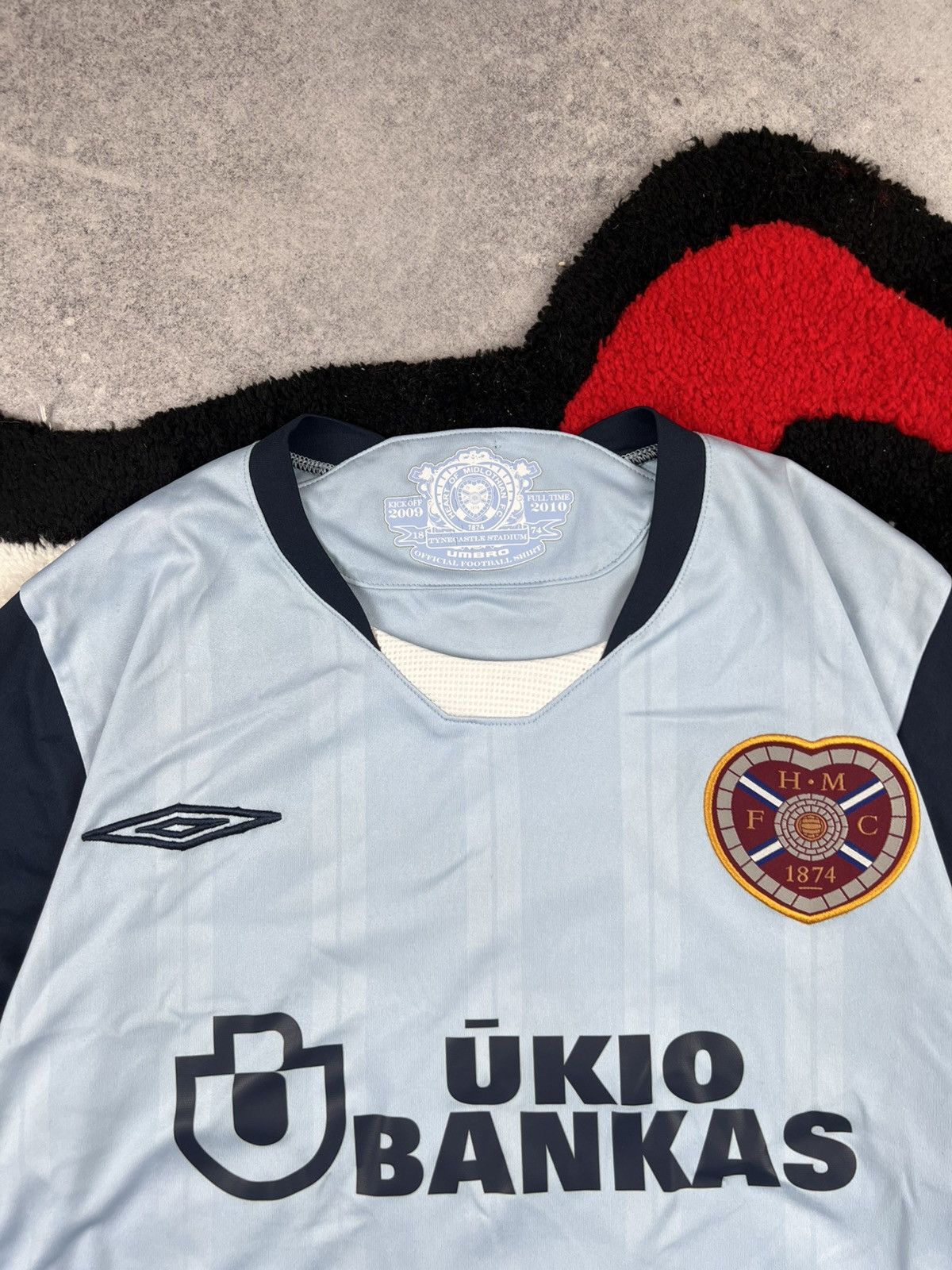 Umbro Umbro Heart Of Midlothian 2009/10 Football Soccer Y2K Jersey Size US M / EU 48-50 / 2 - 4 Thumbnail