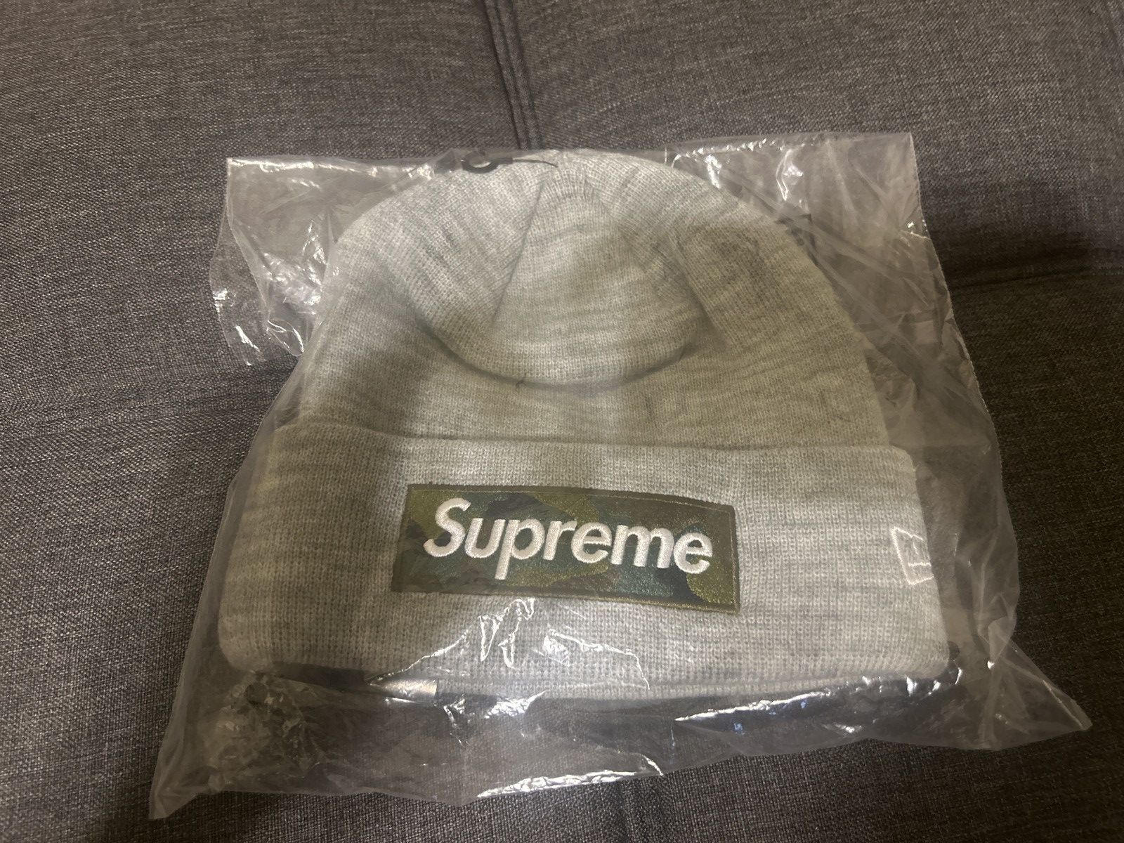 New Era × Supreme Supreme New Era Box Logo Beanie (FW23) Heather Grey Size ONE SIZE - 3 Thumbnail