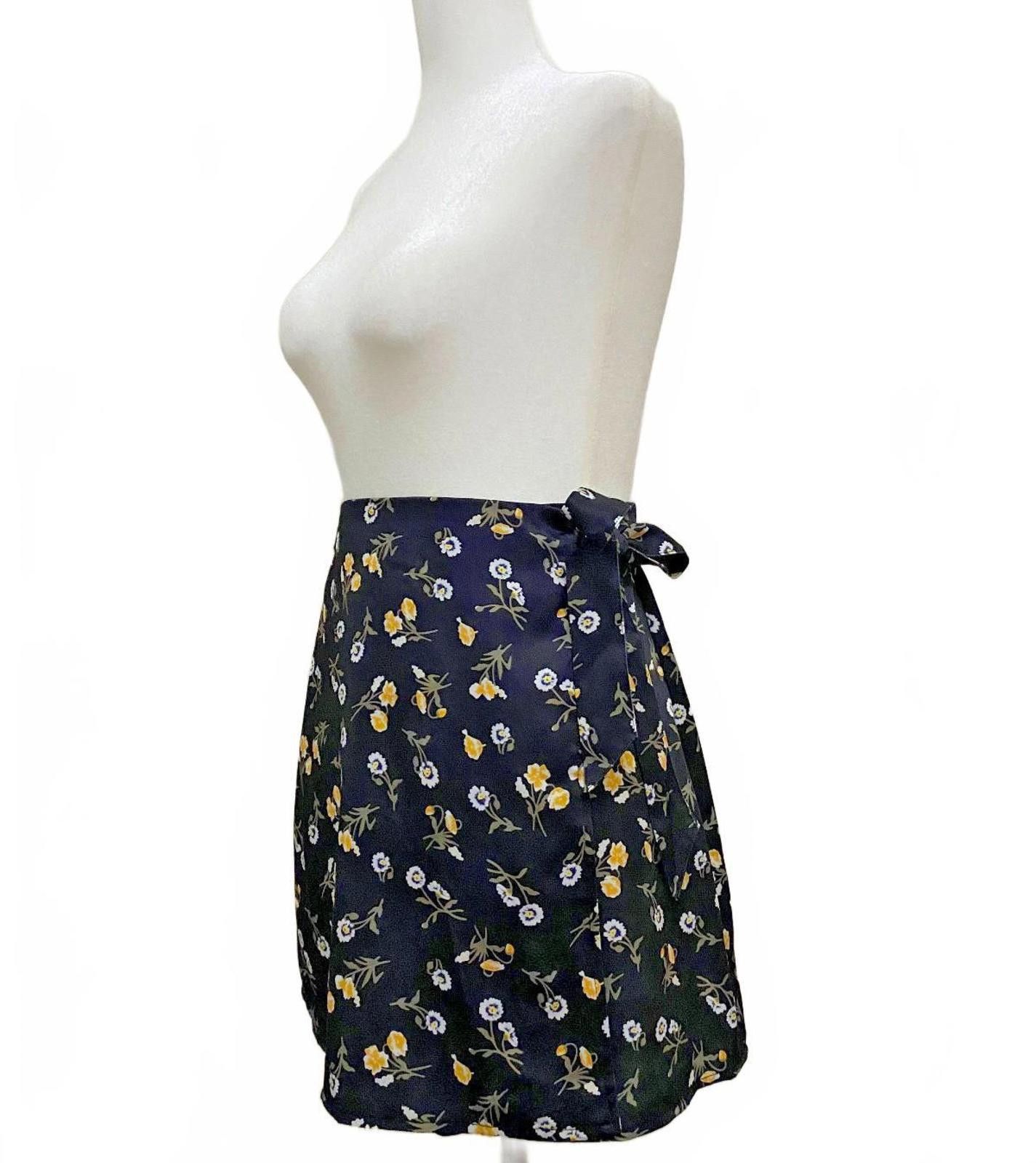 Other FASHION UNION Floral Mini Skirt with Tie (US 4) Size 27" / US 4 / IT 40 - 2 Thumbnail