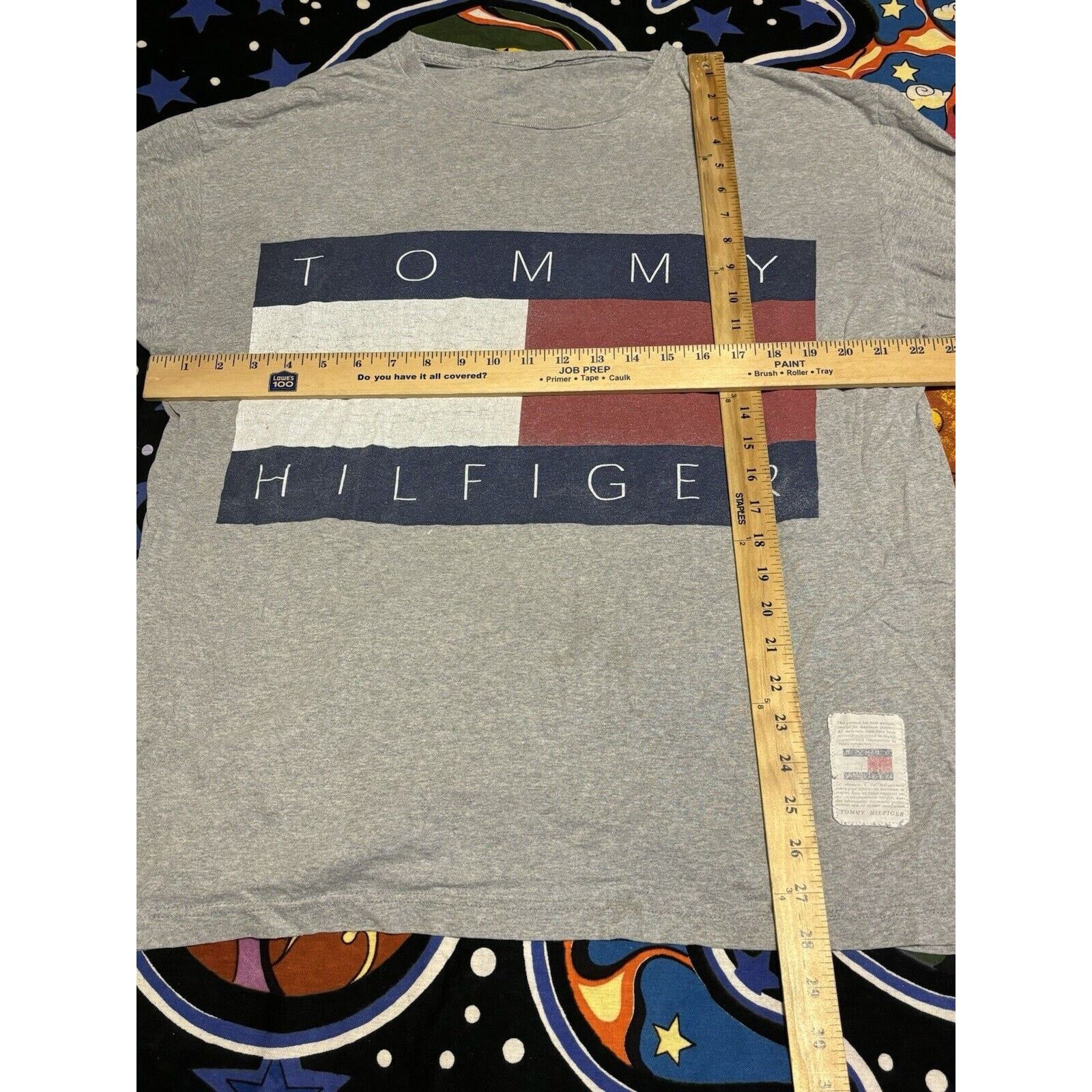 Tommy Hilfiger Vintage big flag tommy hilfiger grey distressed t-shirt Size US XL / EU 56 / 4 - 7 Thumbnail
