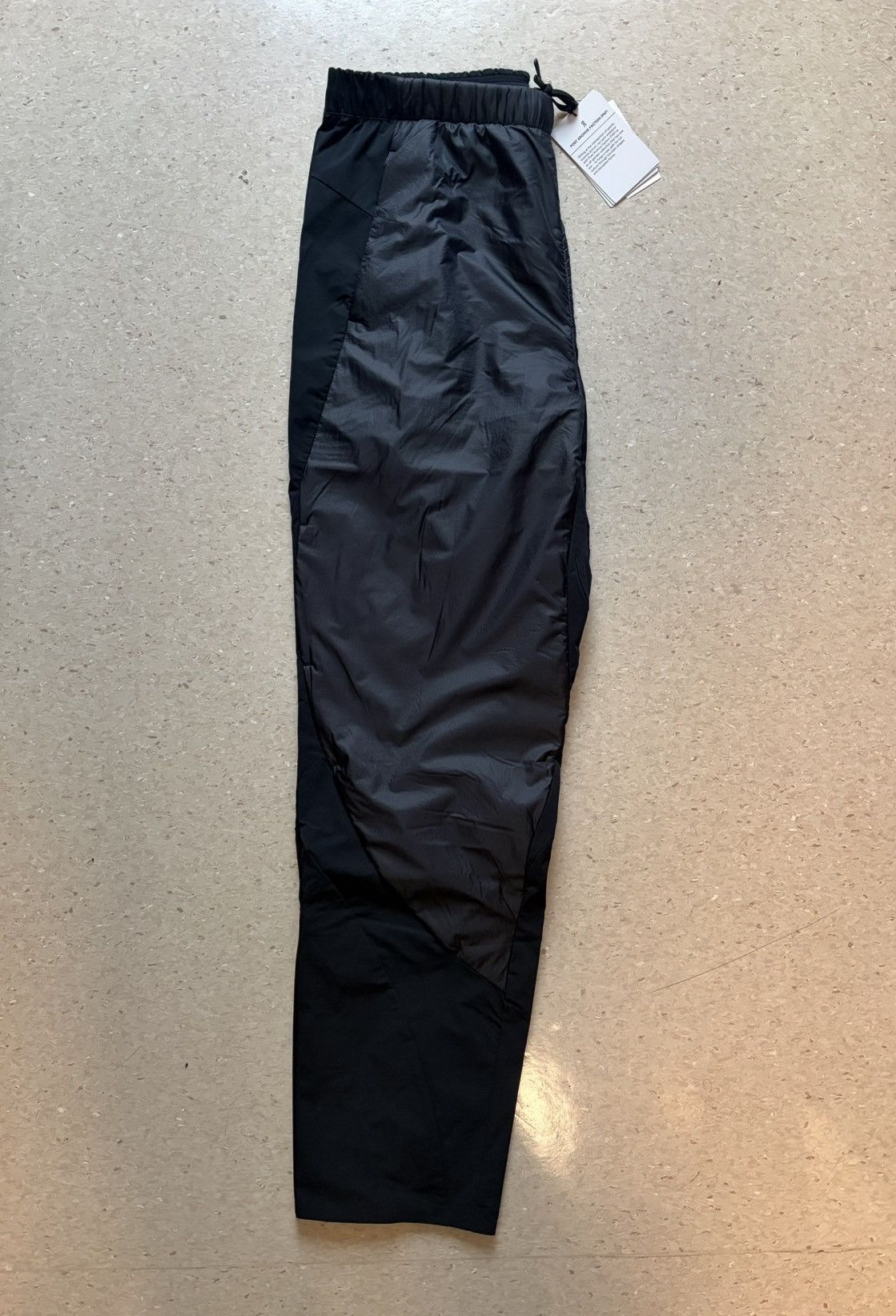 On × POST ARCHIVE FACTION (PAF) On: + POST ARCHIVE FACTION Zero Shell Running Trousers Size US 32 / EU 48 - 3 Thumbnail