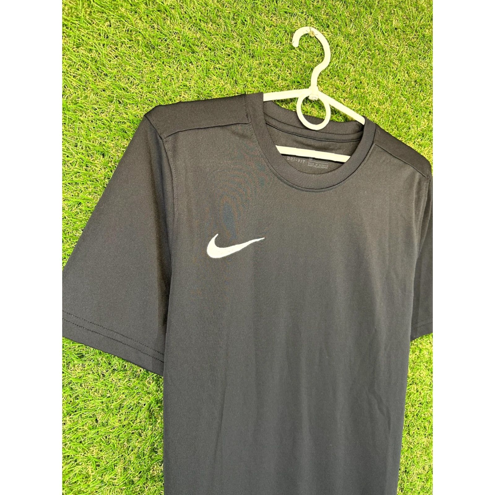 Nike NIKE Training Sport Running Mens Shirt Jersey T-Shirt Tee Original Size S Black Short Sleeve Slim Fit 100% Polyester Regular Dept: Men Category: Shirt Size US S / EU 44-46 / 1 - 3 Thumbnail