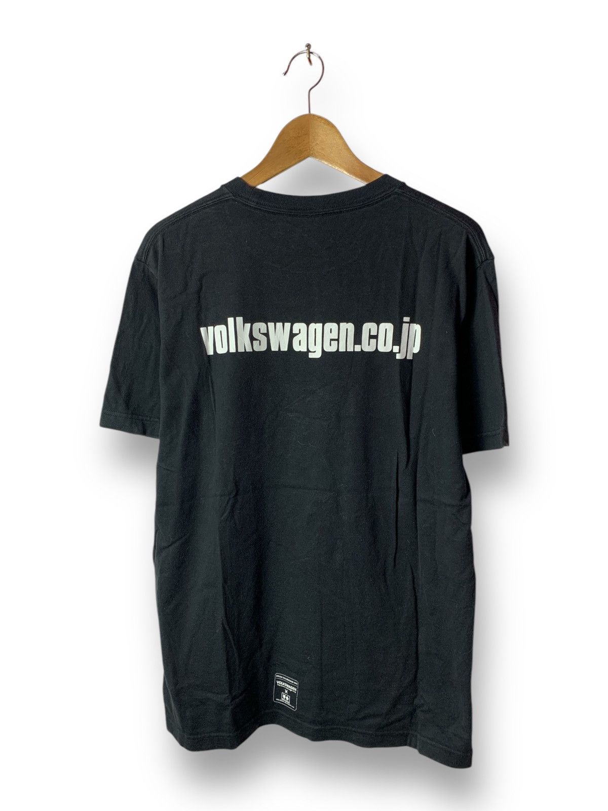 Japanese Brand × Uniqlo 🔥 Uniqlo Volkswagen Devil Robots Beetle Vintage Car Tee Size US L / EU 52-54 / 3 - 2 Thumbnail