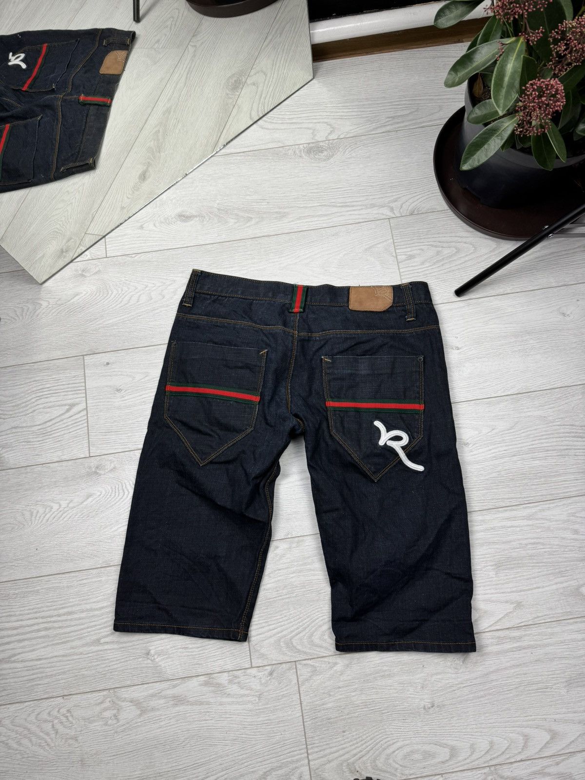 Fubu × Rocawear Vintage Rocawear Rap Jeans Shorts Size US 36 / EU 52 - 1 Thumbnail