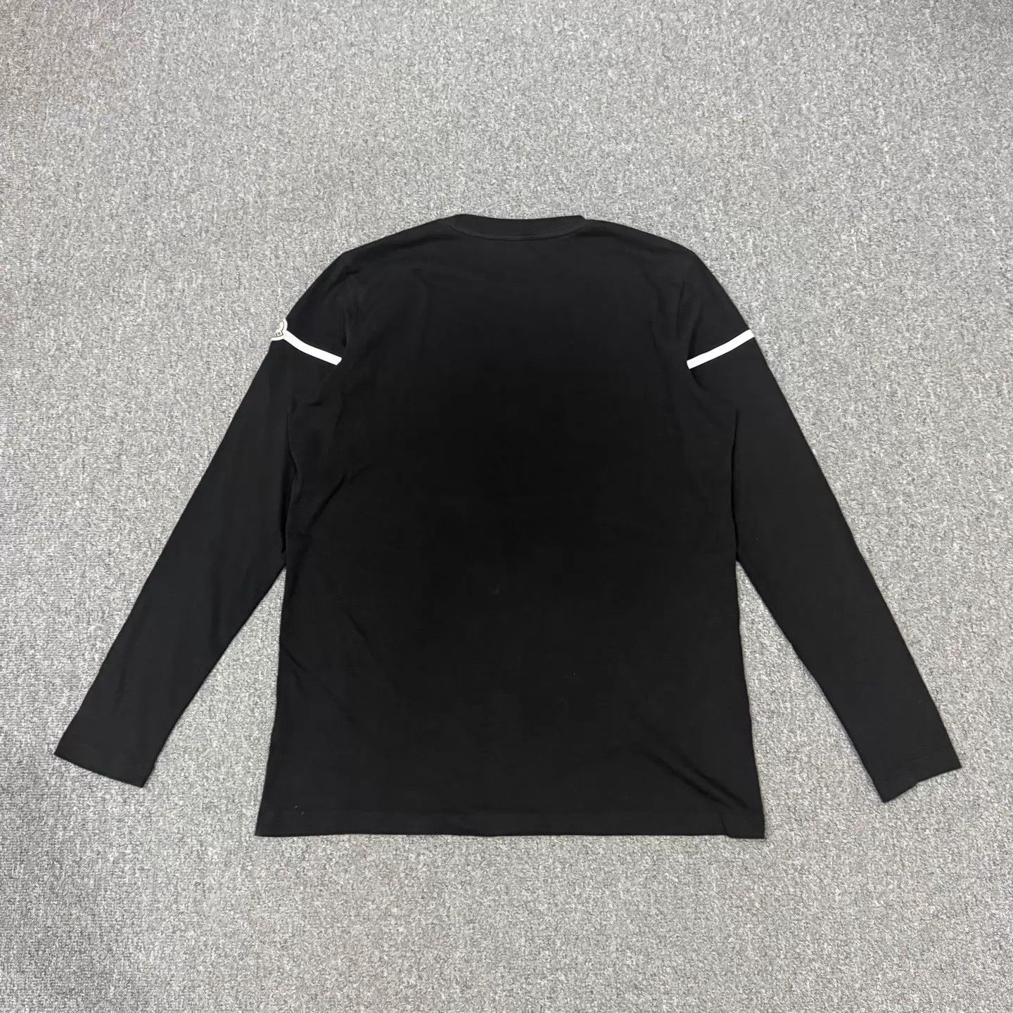 Moncler Moncler Black Logo Long Sleeve L 99 New Size L / US 10 / IT 46 - 2 Thumbnail