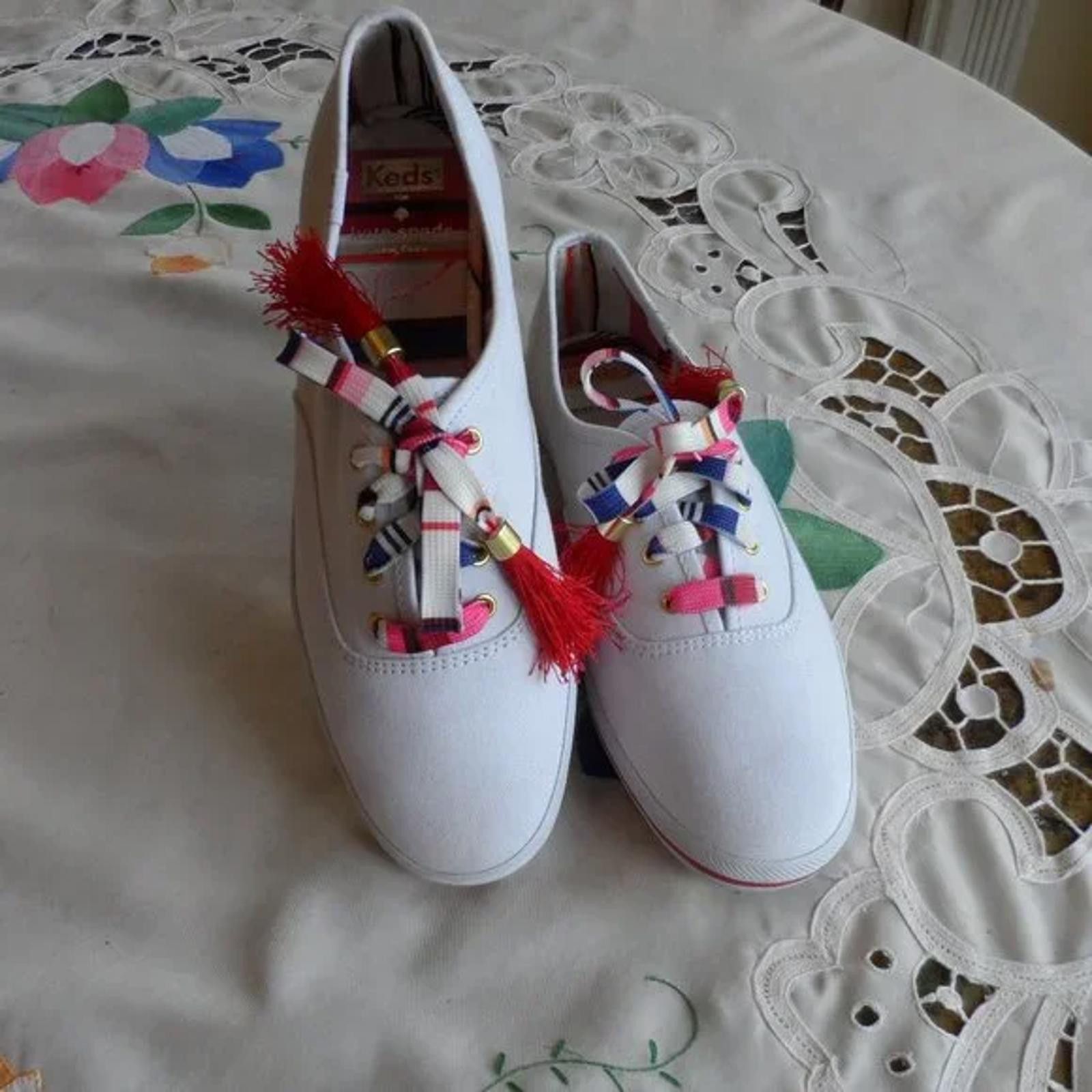 Keds Kate Spade/Keds Women's White Canvas Sneakers w/tassel sz 7 Size US 7.5 / IT 37.5 - 1 Thumbnail