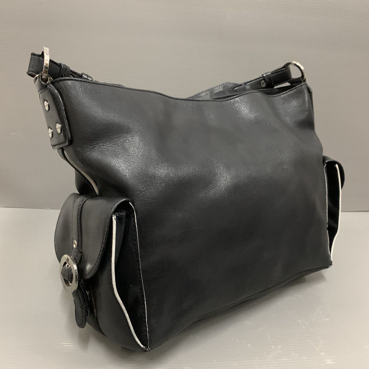 Givenchy Givenchy Leather Shoulder Bag Size ONE SIZE - 6 Thumbnail