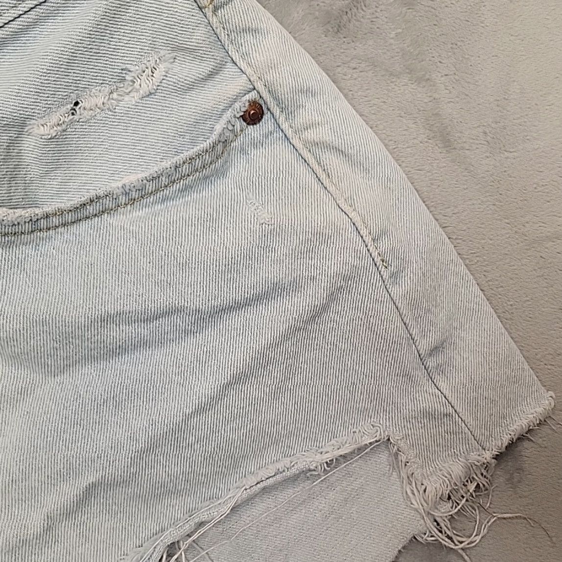 Levi's VINTAGE Levis 501 Premium Denim Shorts Women 26 Blue Distressed Cut-Off Festival Y2K Mini Mens? Size 26" / US 2 / IT 38 - 2 Thumbnail