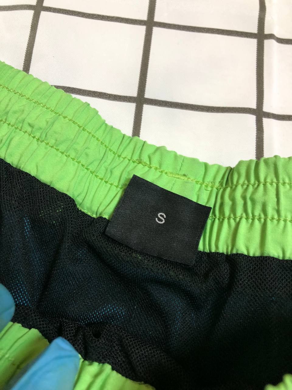 Hugo Boss Vintage Hugo Boss Y2K Logo Streetwear Shorts Size S Size US 30 / EU 46 - 7 Thumbnail