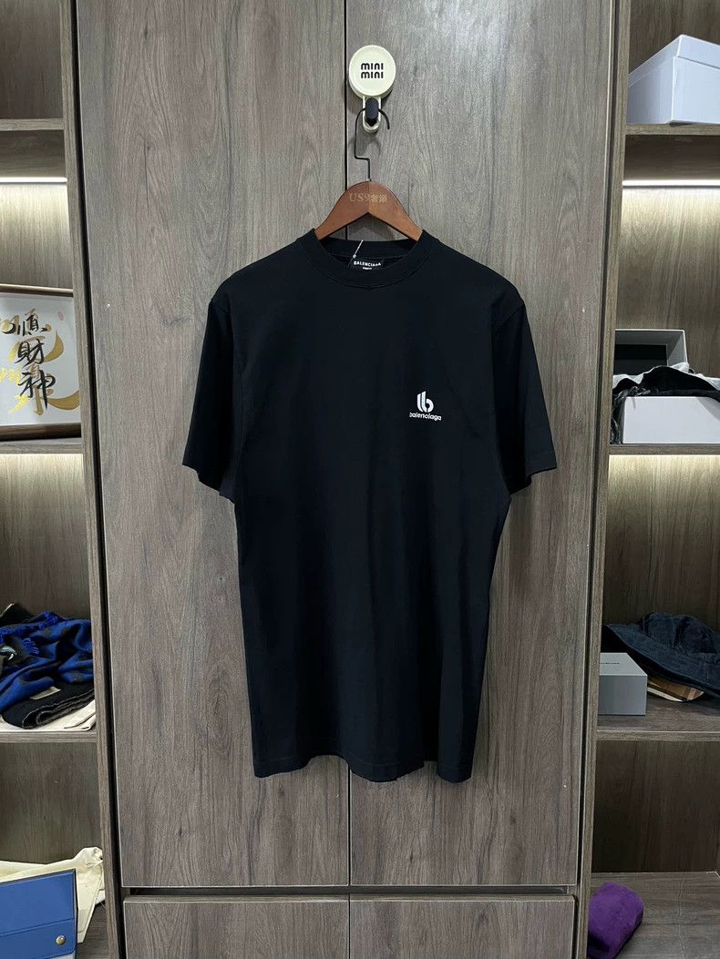 Balenciaga Balenciaga Black Embroidered Logo Short Sleeve Size US S / EU 44-46 / 1 - 1 Thumbnail