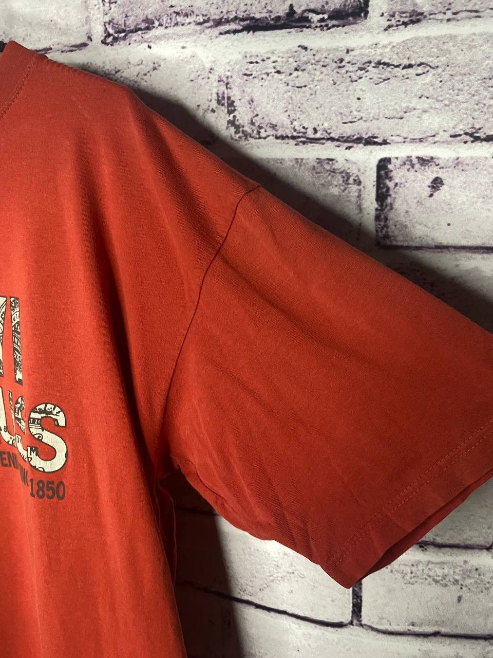 Levi's Vintage Clothing MENS Vintage T-shirt Levi’s Streetwear orange size L Size US L / EU 52-54 / 3 - 6 Thumbnail