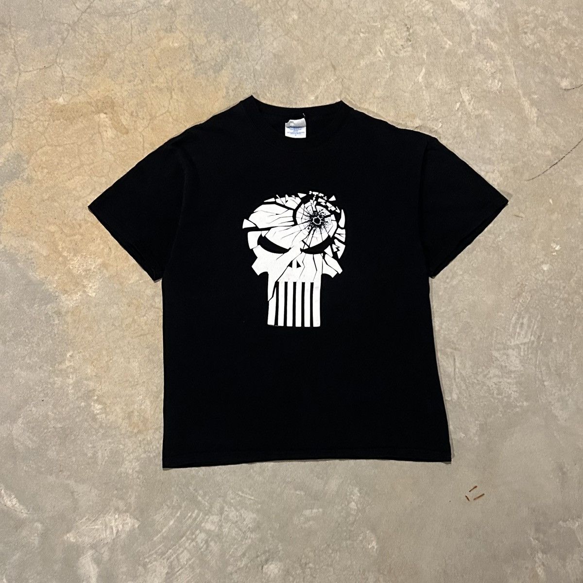 Marvel Comics × Vintage Crazy Vintage Y2K The Punisher Skull Gunshot Marvel Tee Size US L / EU 52-54 / 3 - 1 Thumbnail