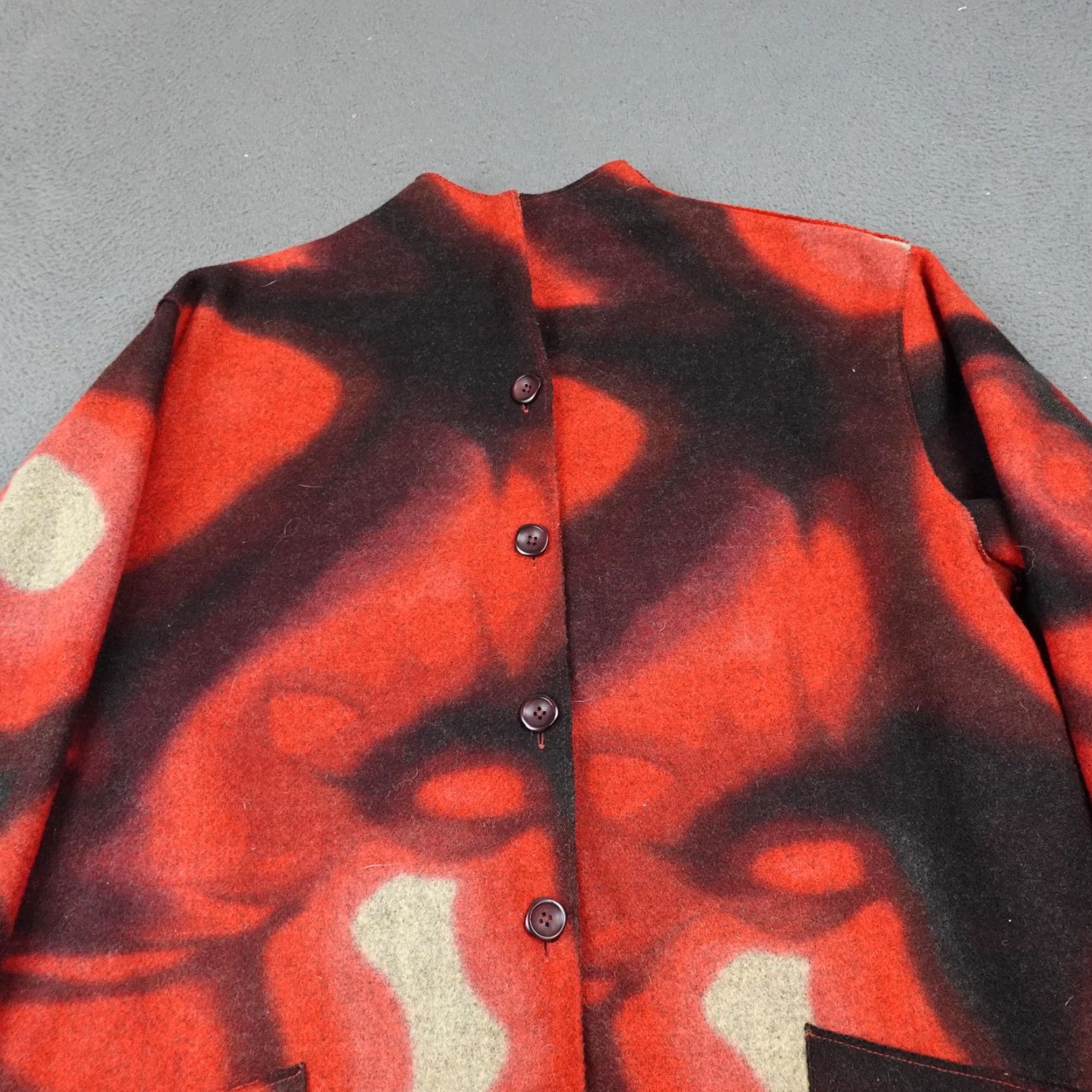 Vintage XYZ by Xiaoyan Lin Coat Womens M Red Wool Art Print Collarless Geometric Modern Jacket Urban Casual Men/Women? Size M / US 6-8 / IT 42-44 - 4 Thumbnail