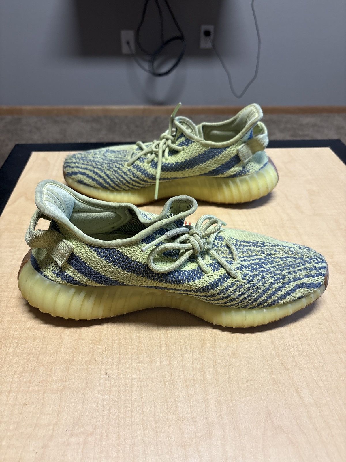 Yeezy Yeezy 350 V2 Yellow Size US 9.5 / EU 42-43 - 2 Thumbnail