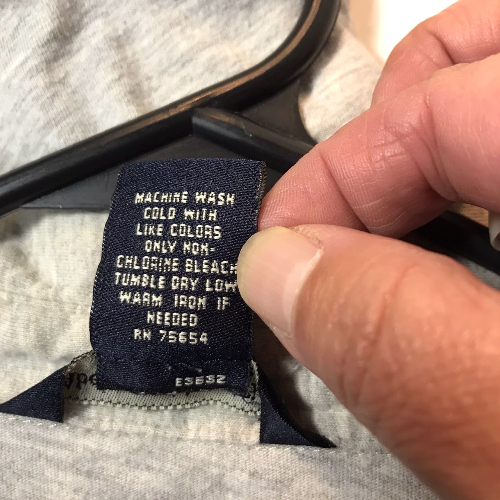 Abercrombie & Fitch Vintage Abercrombie & Fitch Women's Cropped Polo Shirt Gray Juniors L Short Sleeve V-Neck Casual Size L / US 10 / IT 46 - 5 Thumbnail