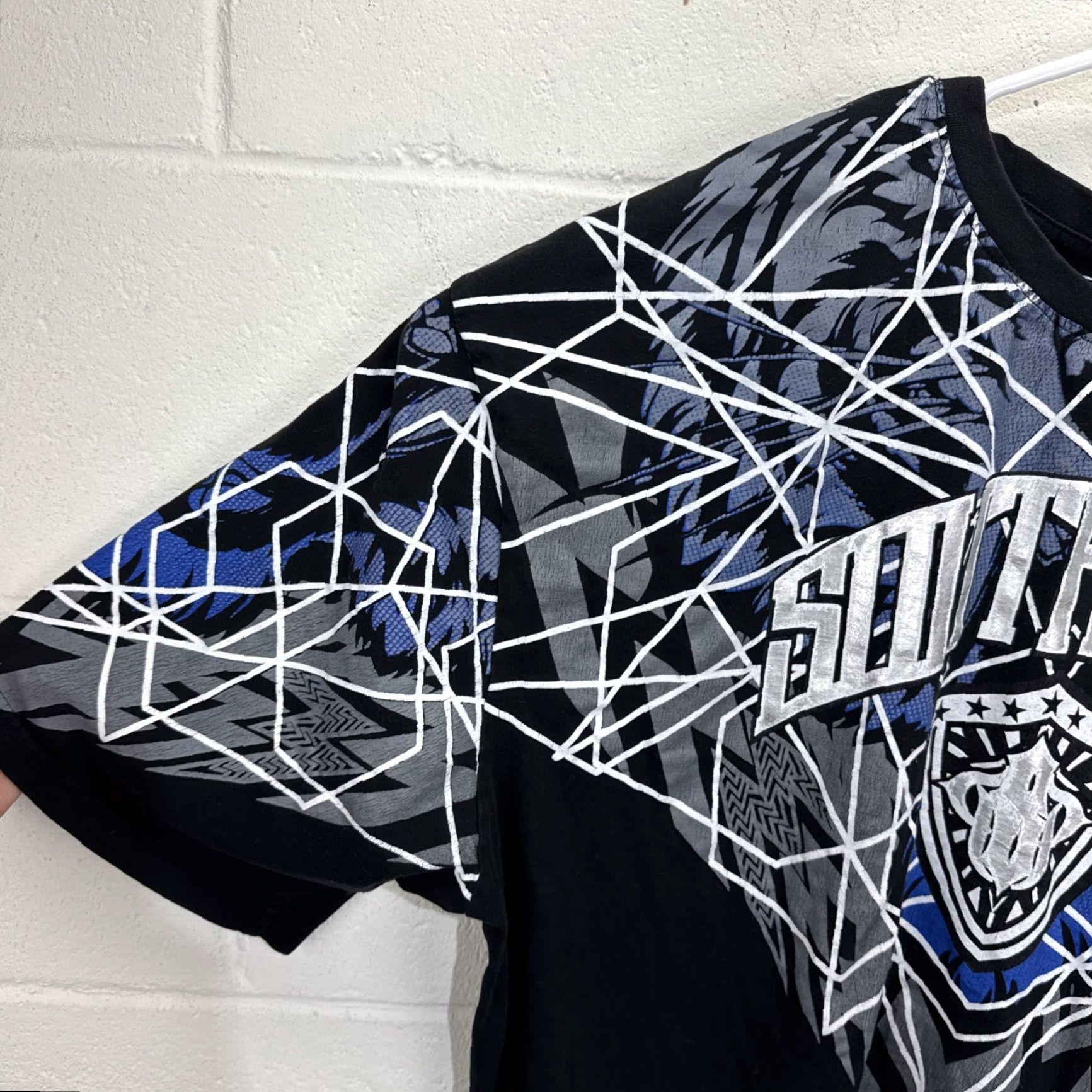 Southpole VINTAGE Southpole T-Shirt Big & Tall Black 4XLB 4XL Graphic Print Foil 90s Stain Glass Hip Hop Mens Size US XXL / EU 58 / 5 - 5 Thumbnail