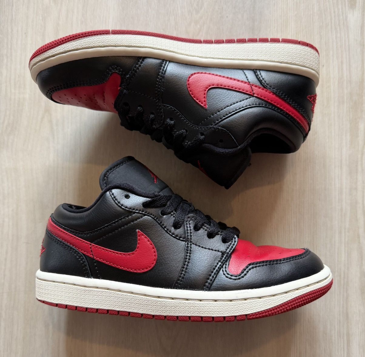 Jordan Brand Women's Nike Air Jordan 1 Retro Low Bred Black Gym Red sz 5 Size US 5 / IT 35 - 1 Thumbnail