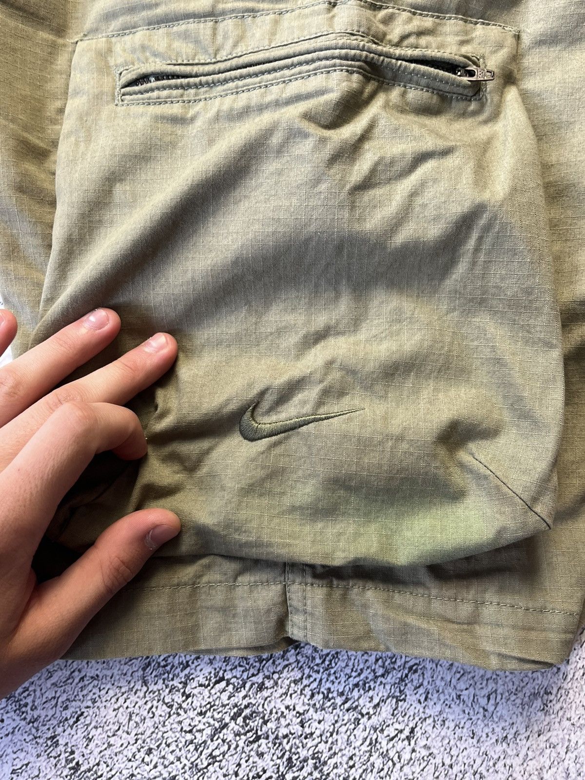 Nike Nike vintage cargo shorts casual streetwear hype y2k Size US 34 / EU 50 - 10 Thumbnail
