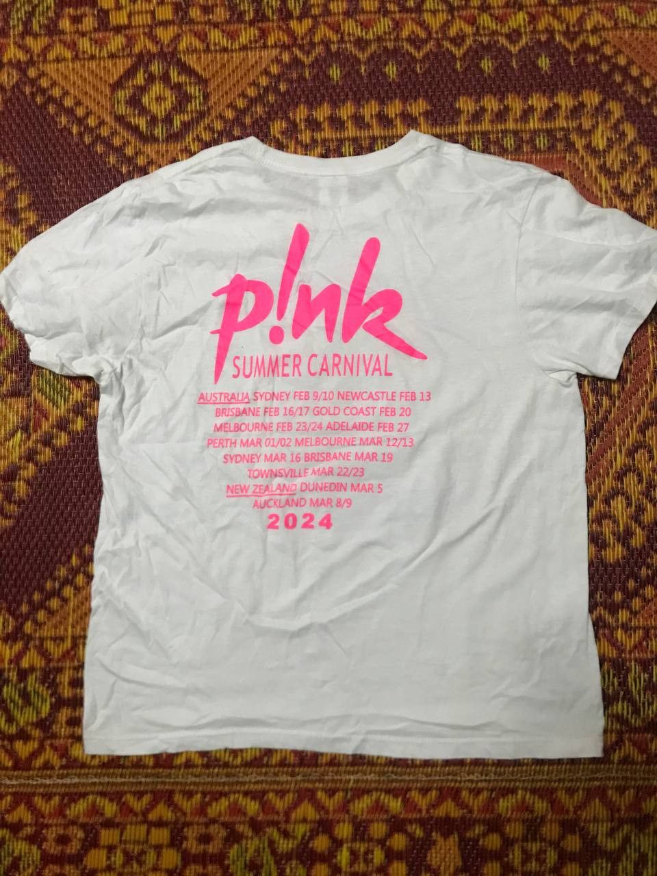 Band Tees PINK Summer Carnival Tour Tee Size US S / EU 44-46 / 1 - 3 Thumbnail