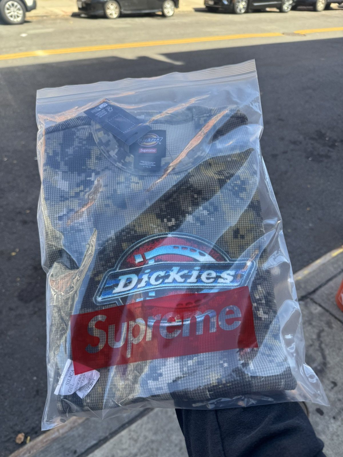 BRAND NEW Supreme Dickies Thermal Digital Camo SIZE L SHIPS FAST