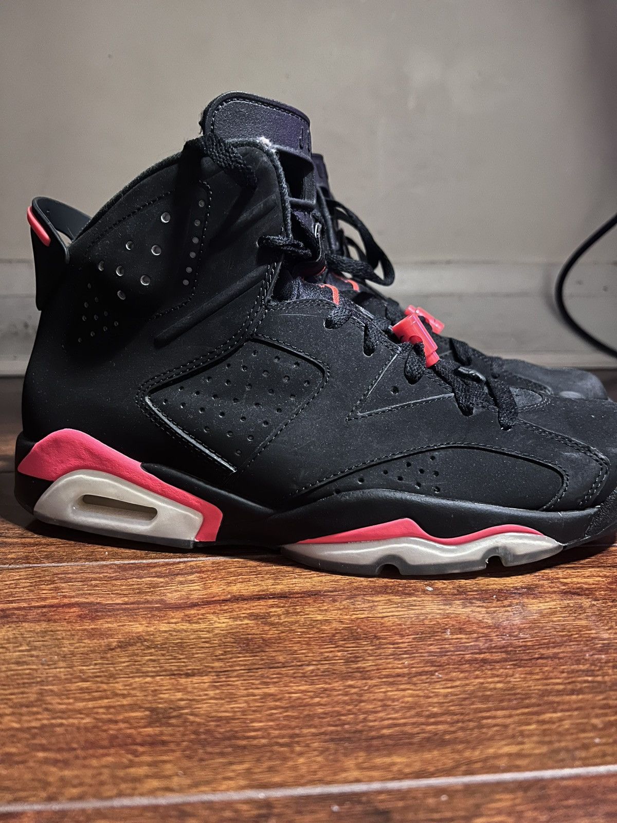 Jordan Brand × Nike JORDAN 6 BLACK INFRARED 10.5 Size US 10.5 / EU 43-44 - 4 Thumbnail