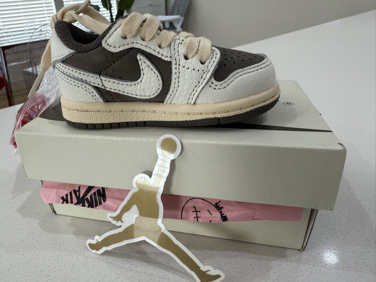 Jordan Brand × Travis Scott Jordan 1 Low OG SP (TD) Size US 5 / EU 37 - 3 Thumbnail