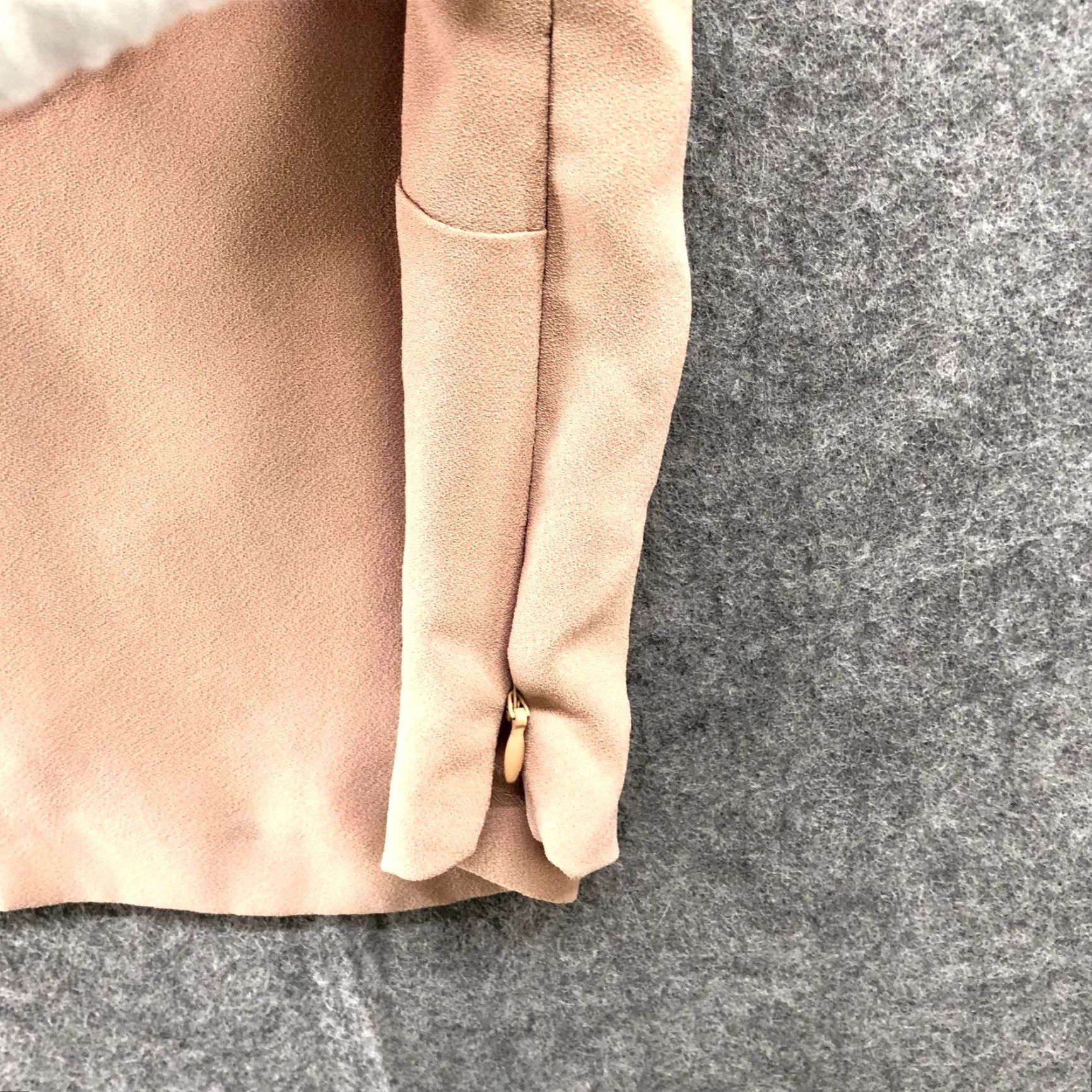 Zara Zara Blouse Shirt Womens S Crop Top V-Neck Sleeveless Tan Beige Zip Cropped Lightweight Casual 90s? Size S / US 4 / IT 40 - 5 Thumbnail