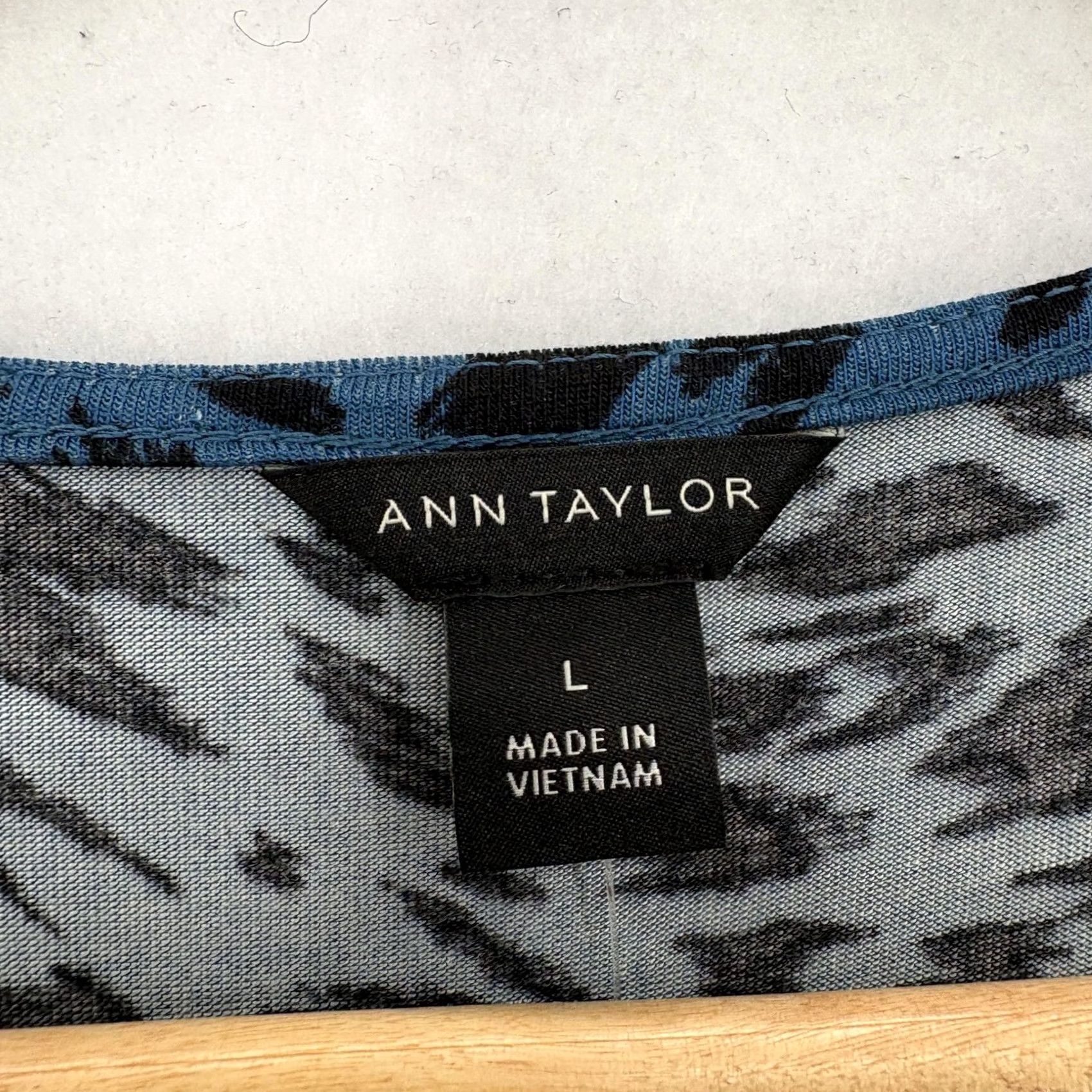 Ann Taylor Ann Taylor Blouse Womens L Blue Animal Print V Neck Tie Waist Peplum NWT Size L / US 10 / IT 46 - 4 Thumbnail