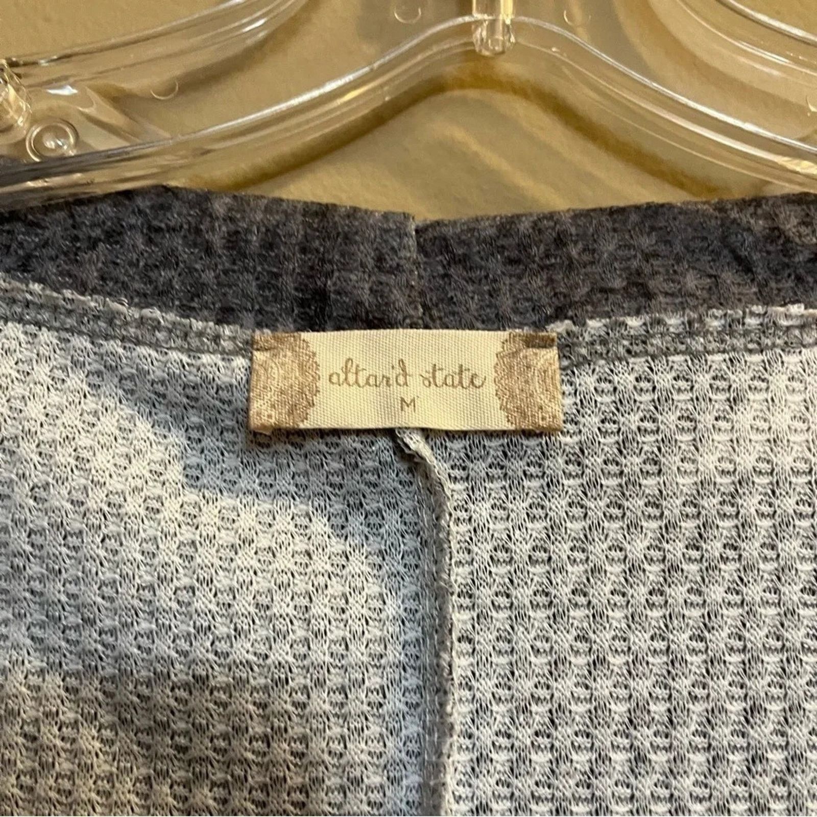 Other NWT Altar'd State Womens Gray Long Sleeve Shirt Sz M Size M / US 6-8 / IT 42-44 - 3 Thumbnail