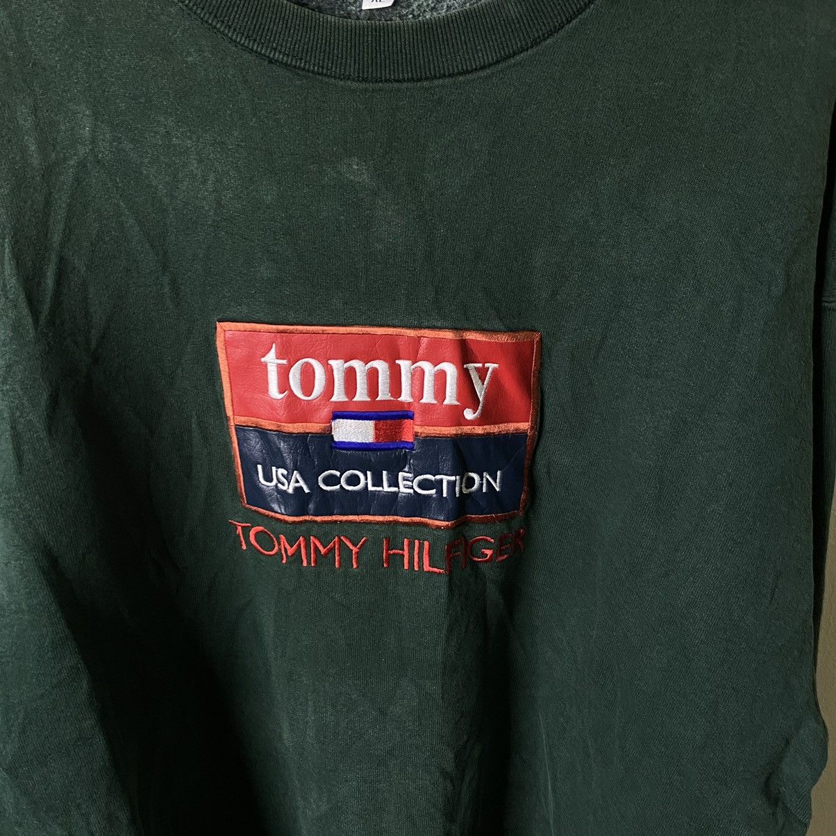 Tommy Hilfiger × Vintage Vintage 1990s Tommy Hilfiger Big Logo Sweatshirt Size US XL / EU 56 / 4 - 2 Thumbnail