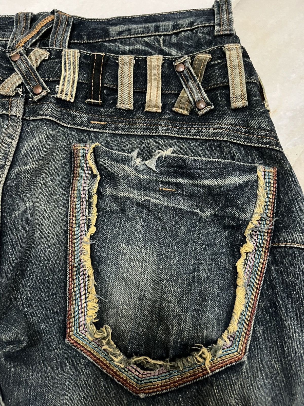 Japanese Brand DOUBLE WAIST DOMINATE HANDCRAFTED DISTRESED DENIM Size US 32 / EU 48 - 13 Thumbnail