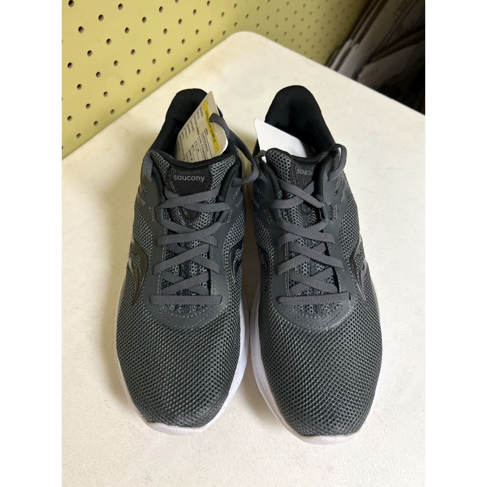 Saucony Saucony Convergence Lightweight Running Shoes Men 9 Gray Sneaker Athletic Shoes 2023 Sample UK 8 EU 42.5 US 9 Size 9 New Size US 8 / EU 41 - 3 Thumbnail