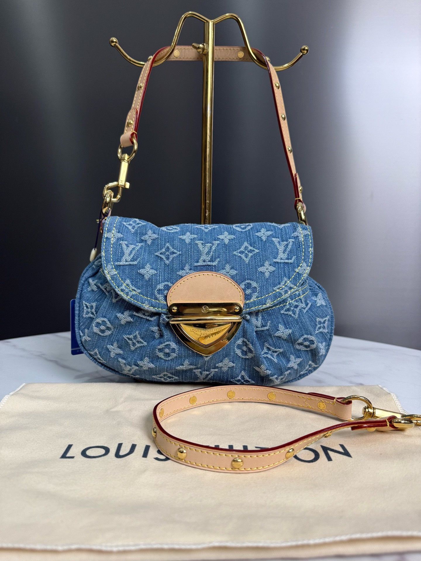 Louis Vuitton Pre-loved Bag Very good condition Size ONE SIZE - 1 Thumbnail