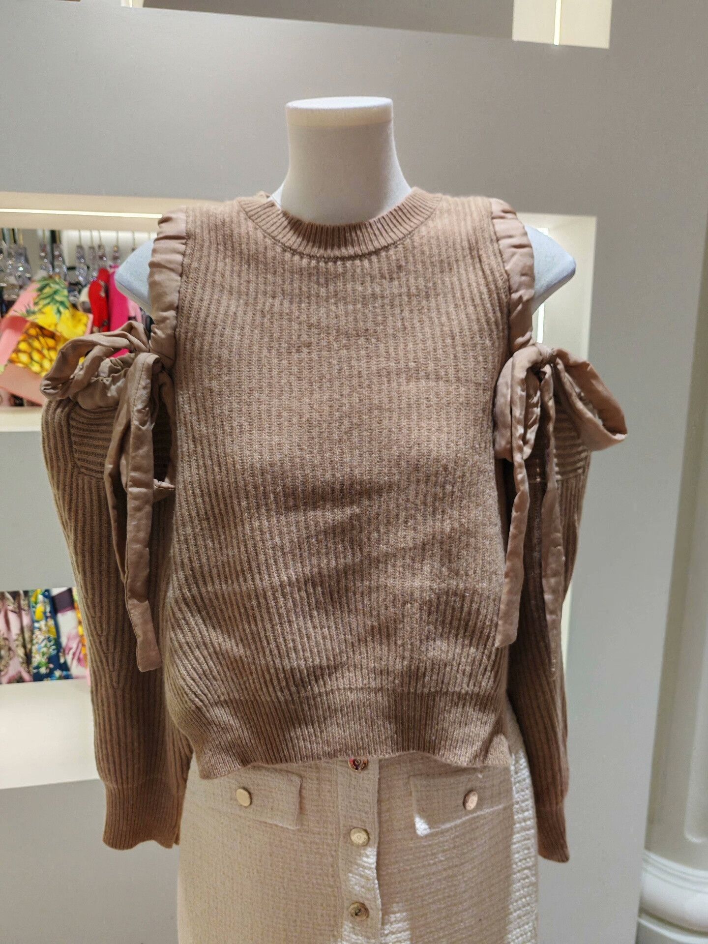 Stella McCartney Stella McCartney Off-Shoulder Bow Knit Sweater Size XS / US 0-2 / IT 36-38 - 1 Thumbnail