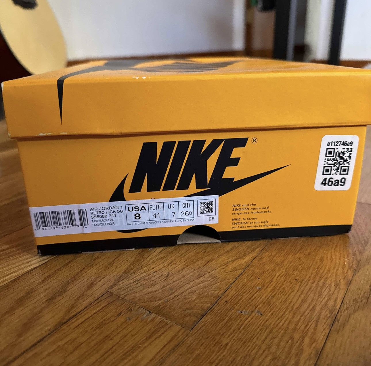 Jordan Brand Jordan 1 high taxi yellow Size US 8 / EU 41 - 7 Thumbnail