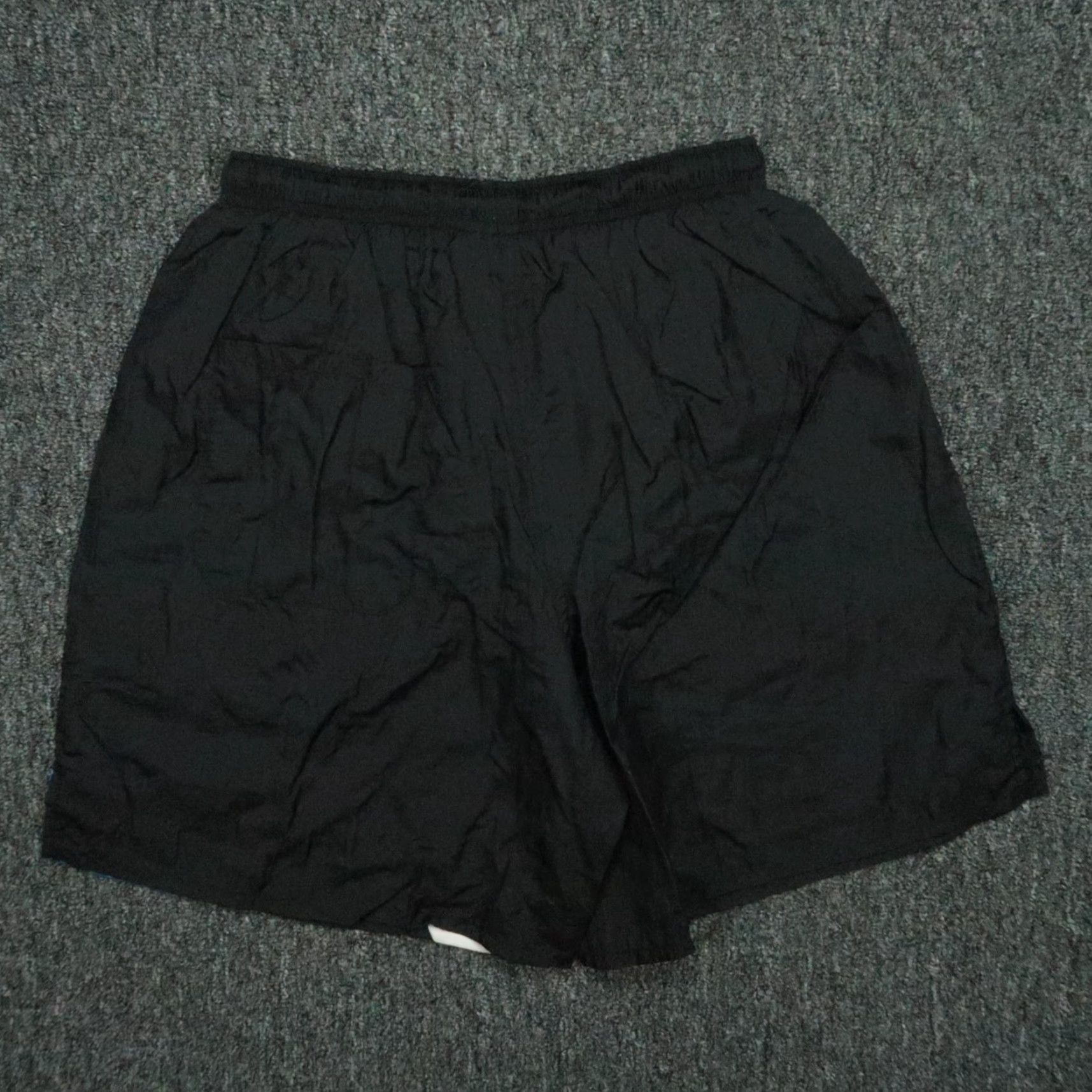 Umbro VINTAGE Umbro Shorts Mens Adult Small Black Nylon Athletic Casual Soccer Pockets Size US 29 - 5 Thumbnail