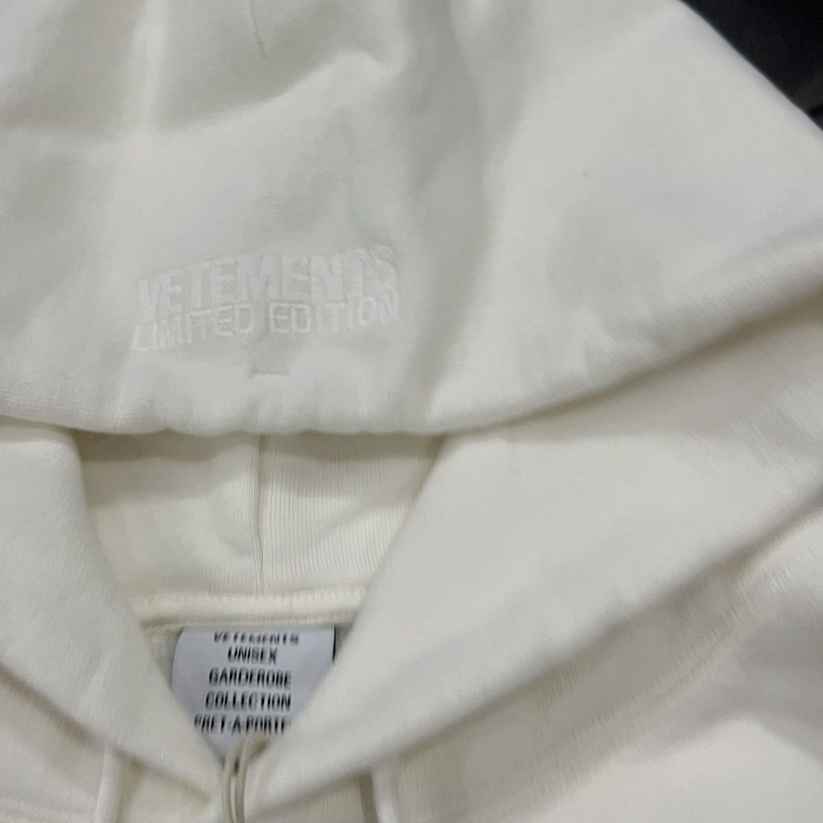 Vetements Vetements Logo Hoodie Size US M / EU 48-50 / 2 - 10 Thumbnail