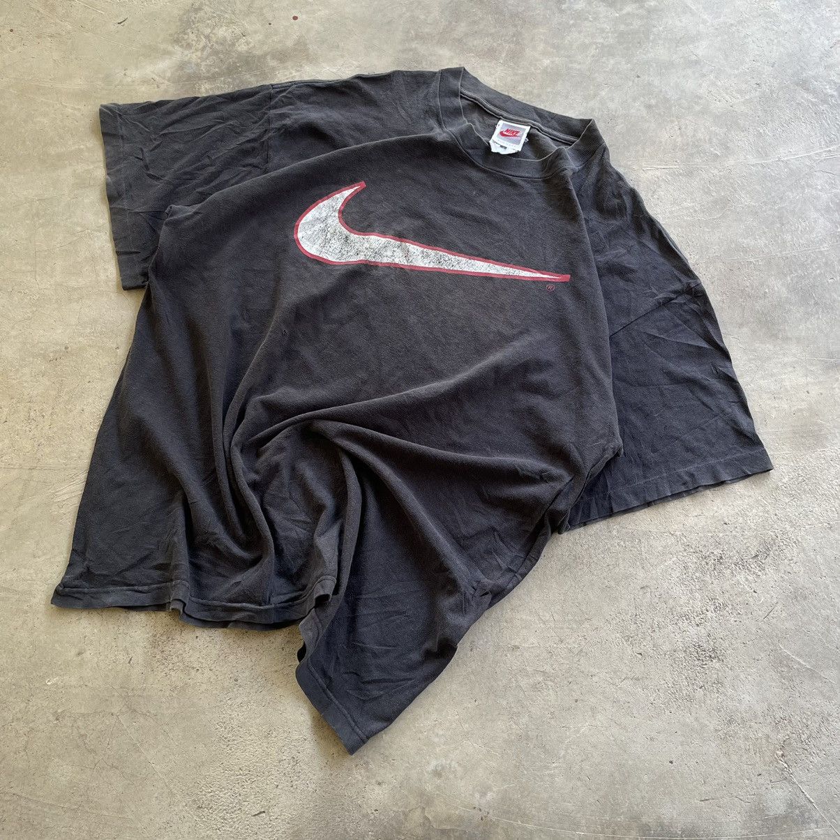Nike Vintage Nike tee big logo rare size XL Size US XL / EU 56 / 4 - 2 Thumbnail