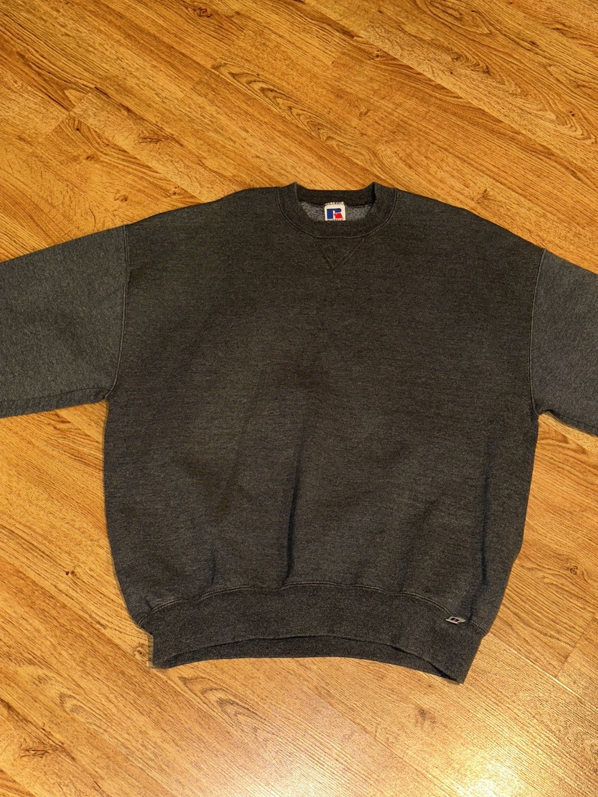 Russell Athletic × Vintage Vtg 90s RUSSELL Athletic Essential VStitch Blank Pullover XL Size US XL / EU 56 / 4 - 1 Thumbnail
