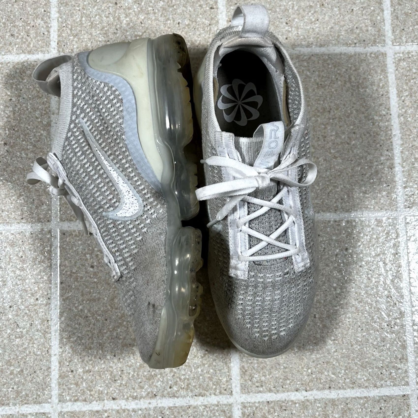 Nike Nike VaporMax 2021 Flyknit Sneakers Athletic Women Unisex Adults Sz 7.5 6 Shoes Gray Nike Air VaporMax 2021 Flyknit Pure Platinum Women's/Men's Shoes Size US 6 / IT 36 - 4 Thumbnail