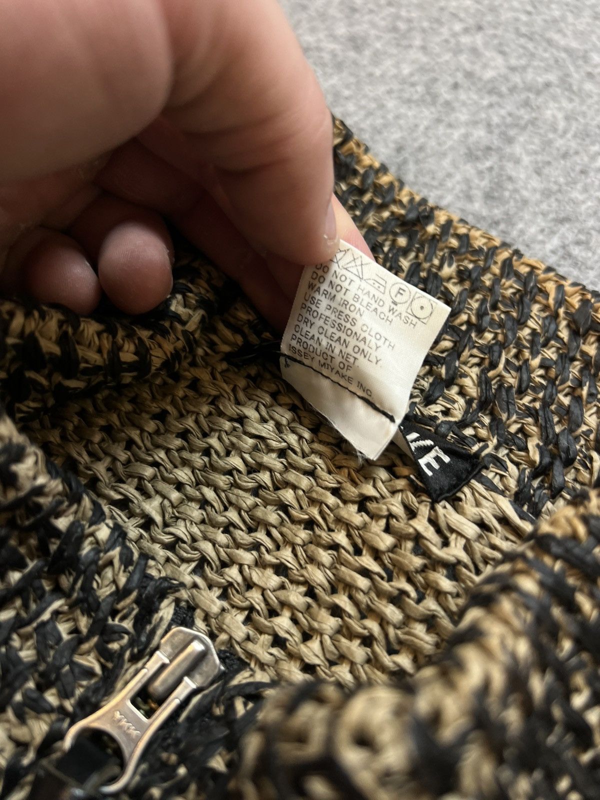 Issey Miyake VINTAGE ARCHIVE ISSEY MIYAKE JAPAN PAPER KNIT HAND MADE SWEA Size US XL / EU 56 / 4 - 6 Thumbnail