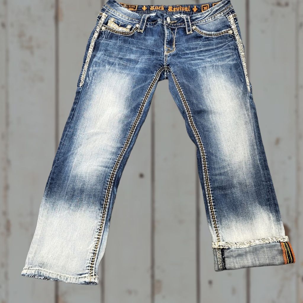 Vintage Rock Revival Capri Womens 31 Denim Embroidered Bedazzled Aroa Capris 5-Pocket Buckle Bke Jeans Blue Short/Medium Sized Womens Size ONE SIZE - 1 Thumbnail